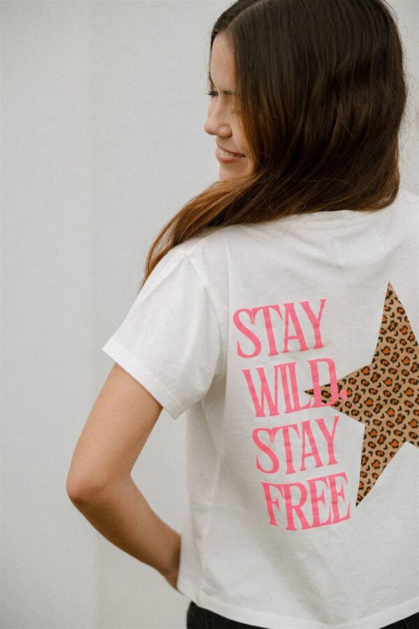CAMISETA RILOTTA STAY WILD BLANCA - Imagen 2