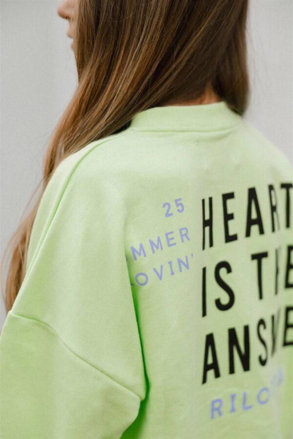 SUDADERA SUMMER LOVING VERDE MANZANA - Imagen 4